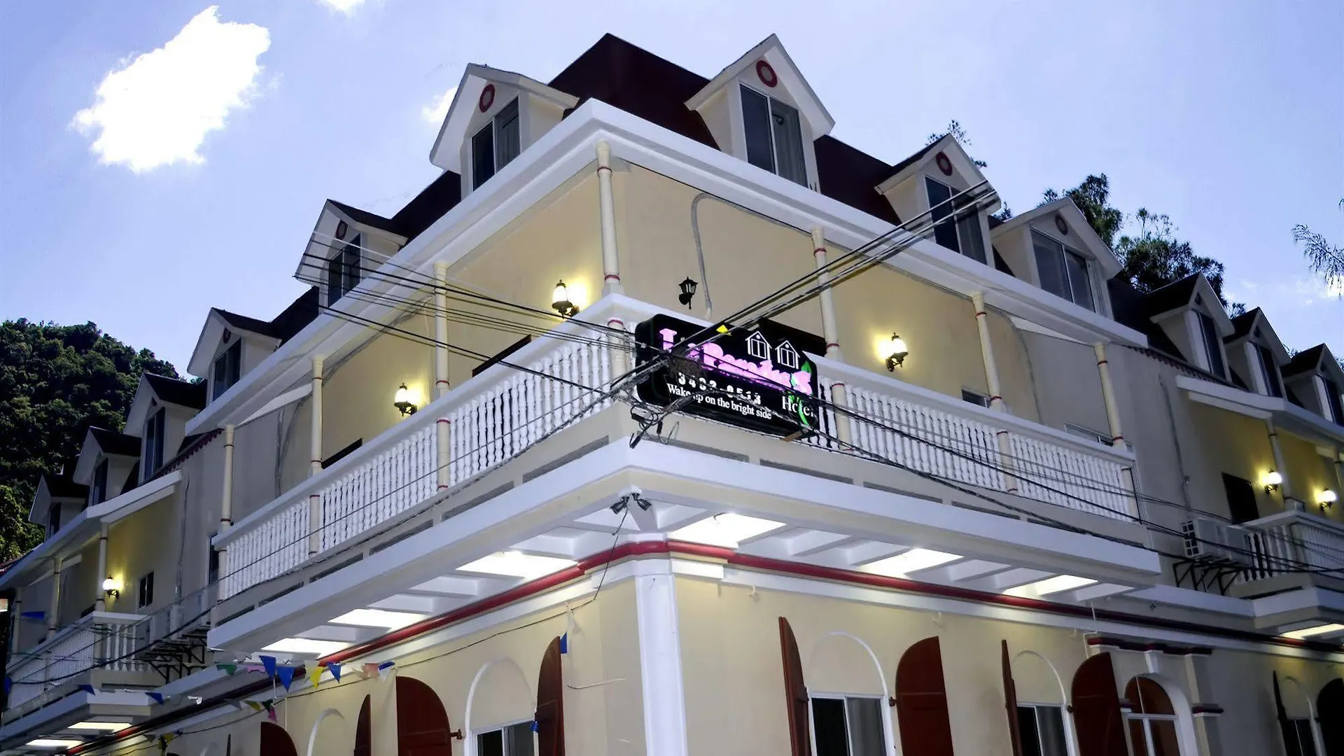 Le Paradis S. Hotel contacts
